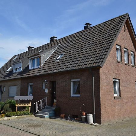 Cozy Apartment In Rees With Free Wifi Bagian luar foto